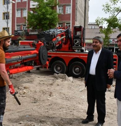 Patnos Merkez Camii Çevresinde Estetik Düzenleme Çalışmaları Sürüyor